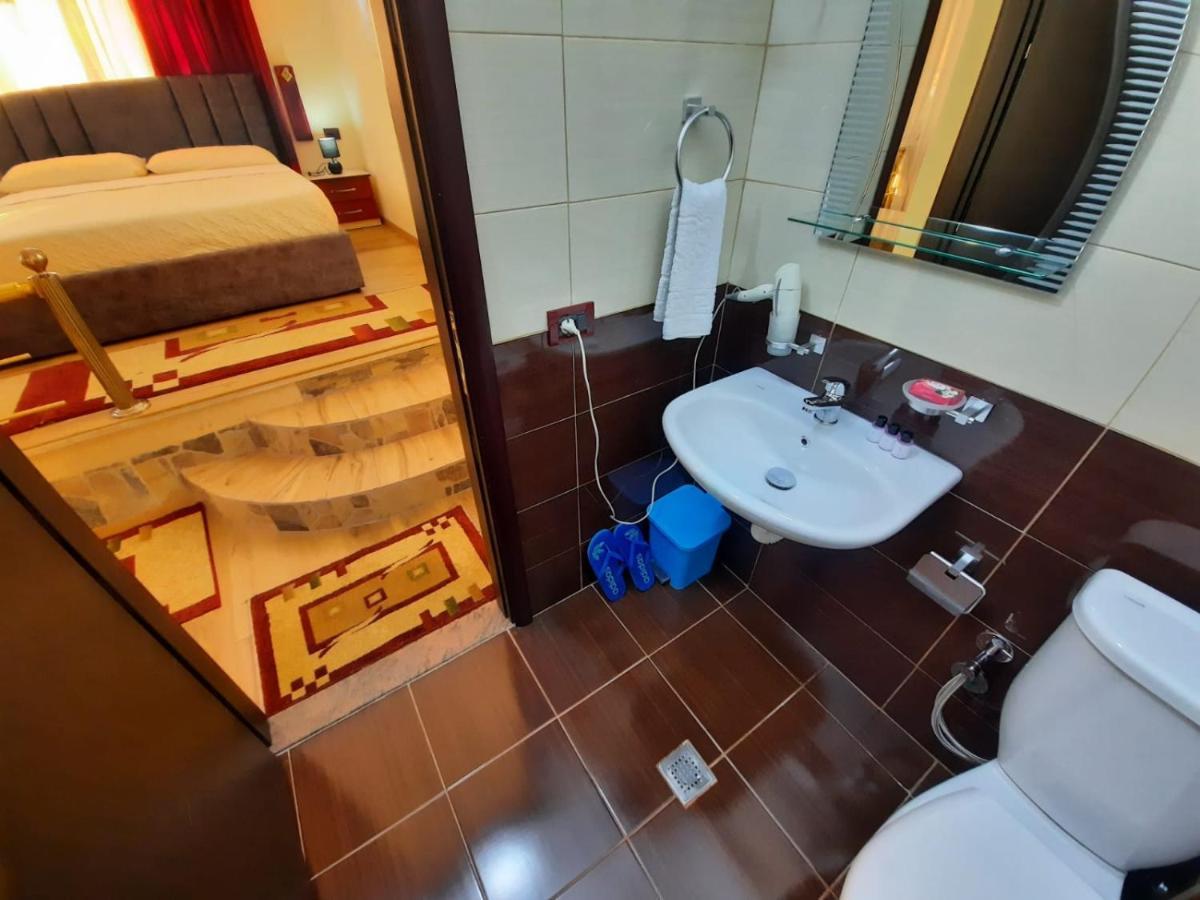 Villa 53 Тирана Экстерьер фото